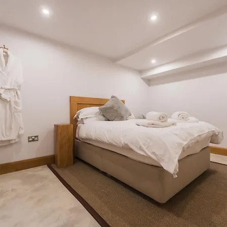 بيت للعطل Wellybob Cottage, By Birch - New