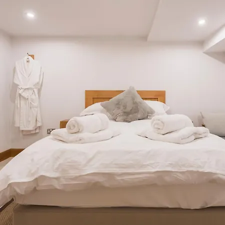 Wellybob Cottage, By Birch - New * سكيبتون