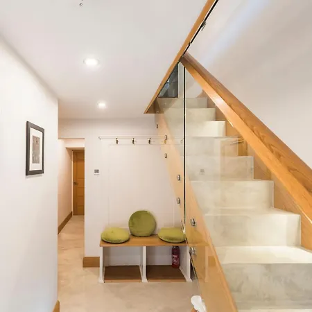 Wellybob Cottage, By Birch - New *