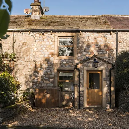 Wellybob Cottage, By Birch - New * Skipton