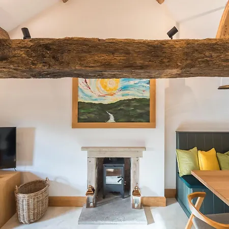 Wellybob Cottage, By Birch - New